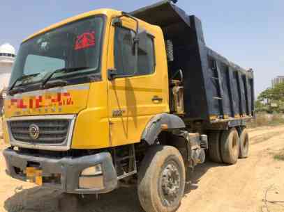 BharatBenz 2523 Images